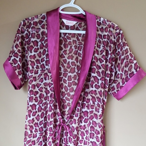 Women's Robe - Picture 2 of 4